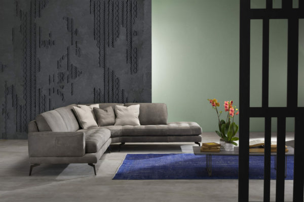 Contemporary Leather Sectional Sofa in Modern Living Room