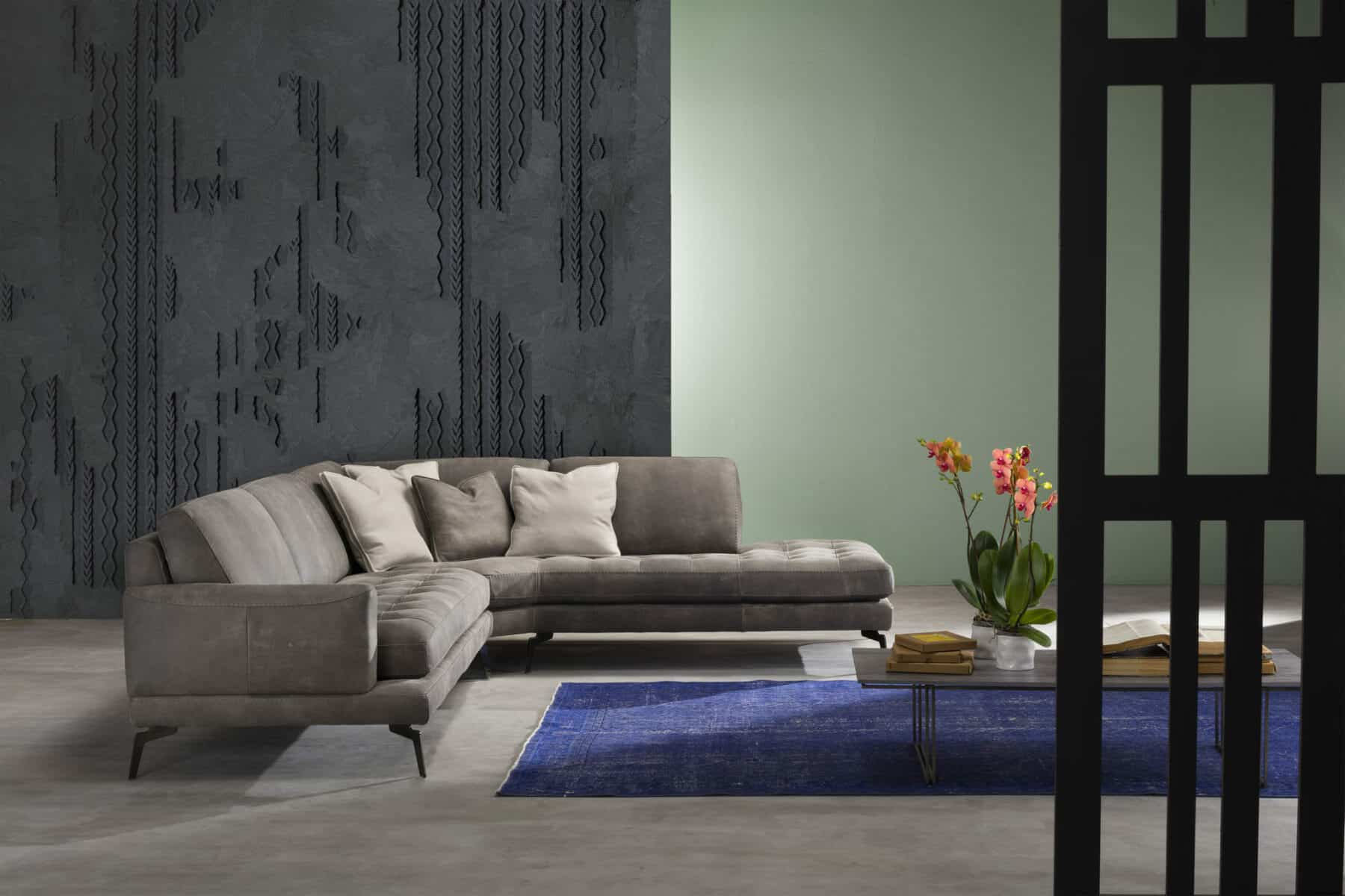 Contemporary Leather Sectional Sofa in Modern Living Room