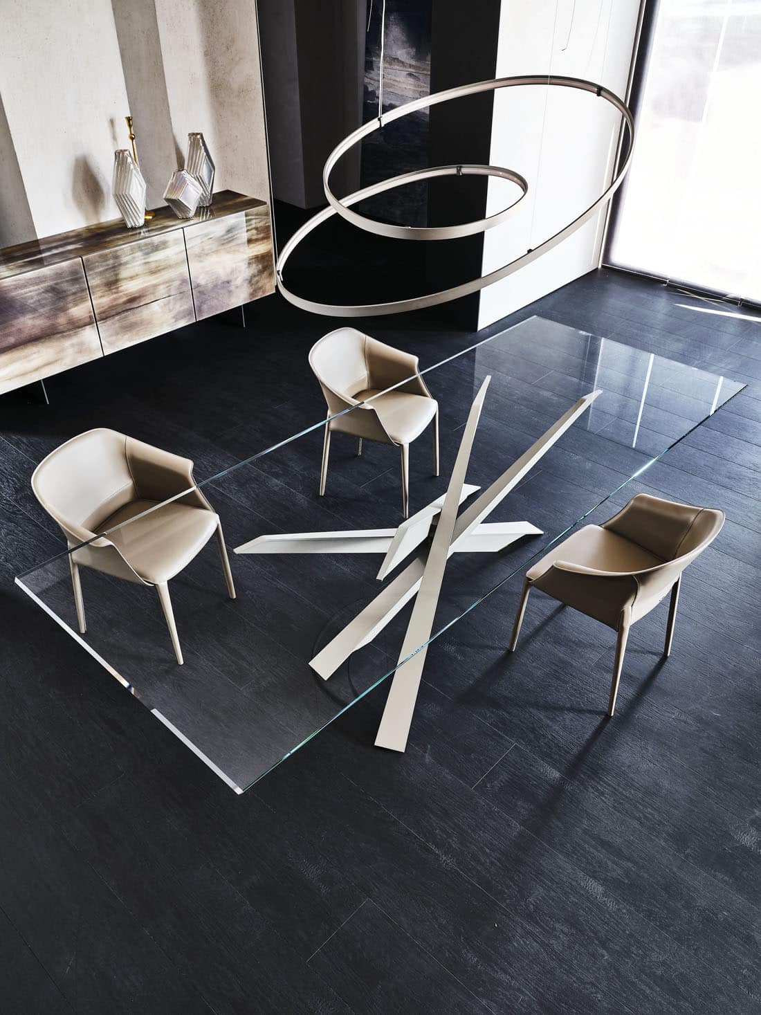 Black wood flooring Modern dining furniture from Cattelan 
