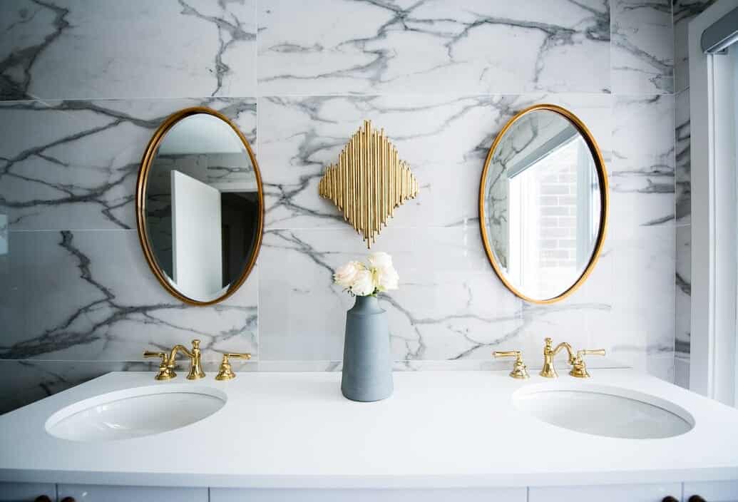 guest bathroom mirror design