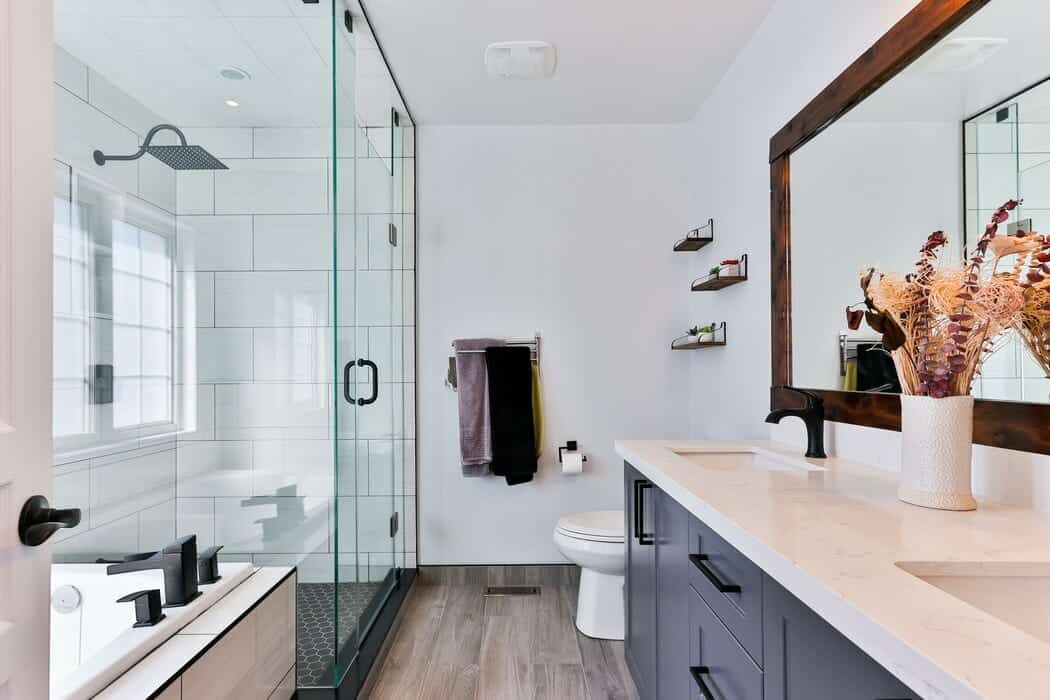 modern guest bathroom interior design