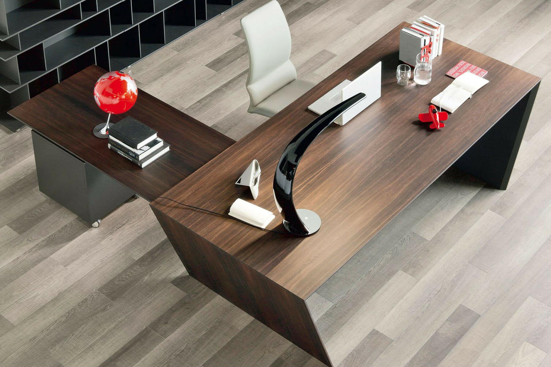 Spacious Brown Modern L Shaped Desk from San Fran Design